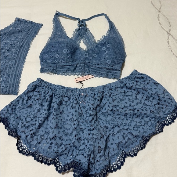 Lace Bralette and Shorts Set - Blue - Picture 4 of 8